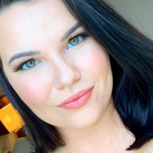 Meet your Posher, Emilie